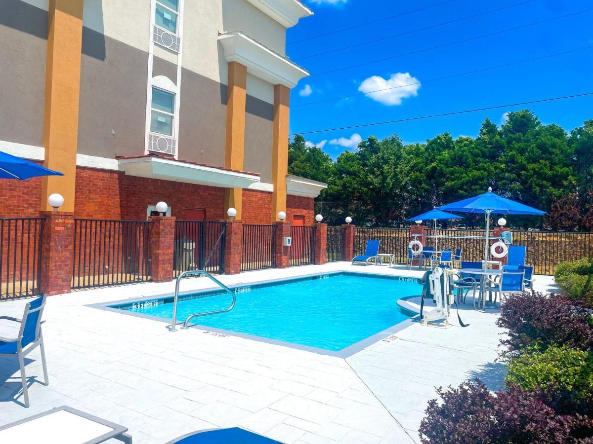 Holiday Inn Express Mccomb By Ihg Exterior photo